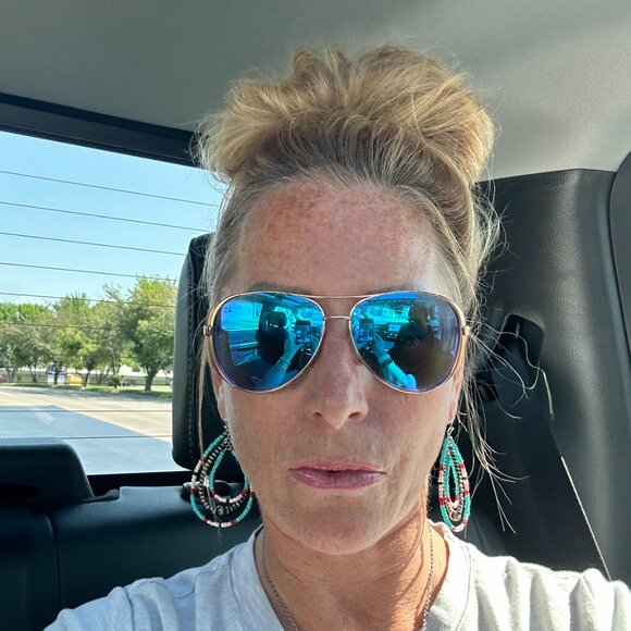 Meet your Posher, Rebecca and Katie Jo - Picture 9 of 16